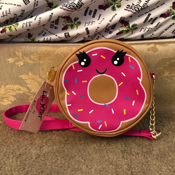 Betsey Johnson Handbags - NWT Betsey Johnson Luv Betsey Donut Bag!